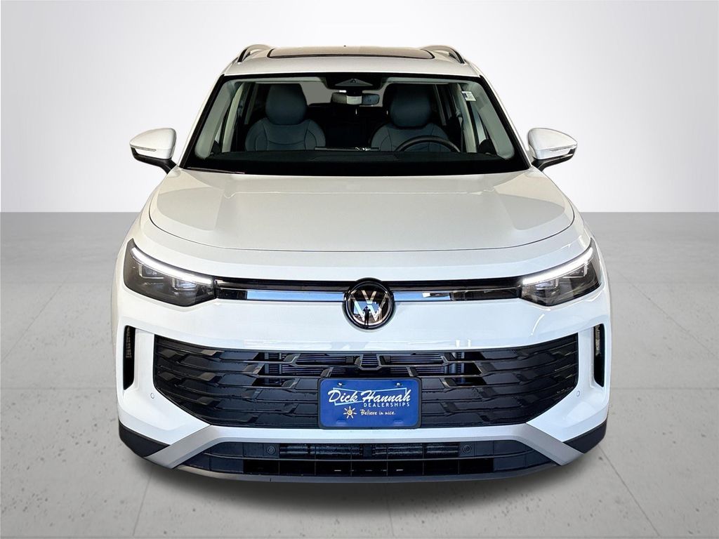 2025 Volkswagen Tiguan SE photo 2