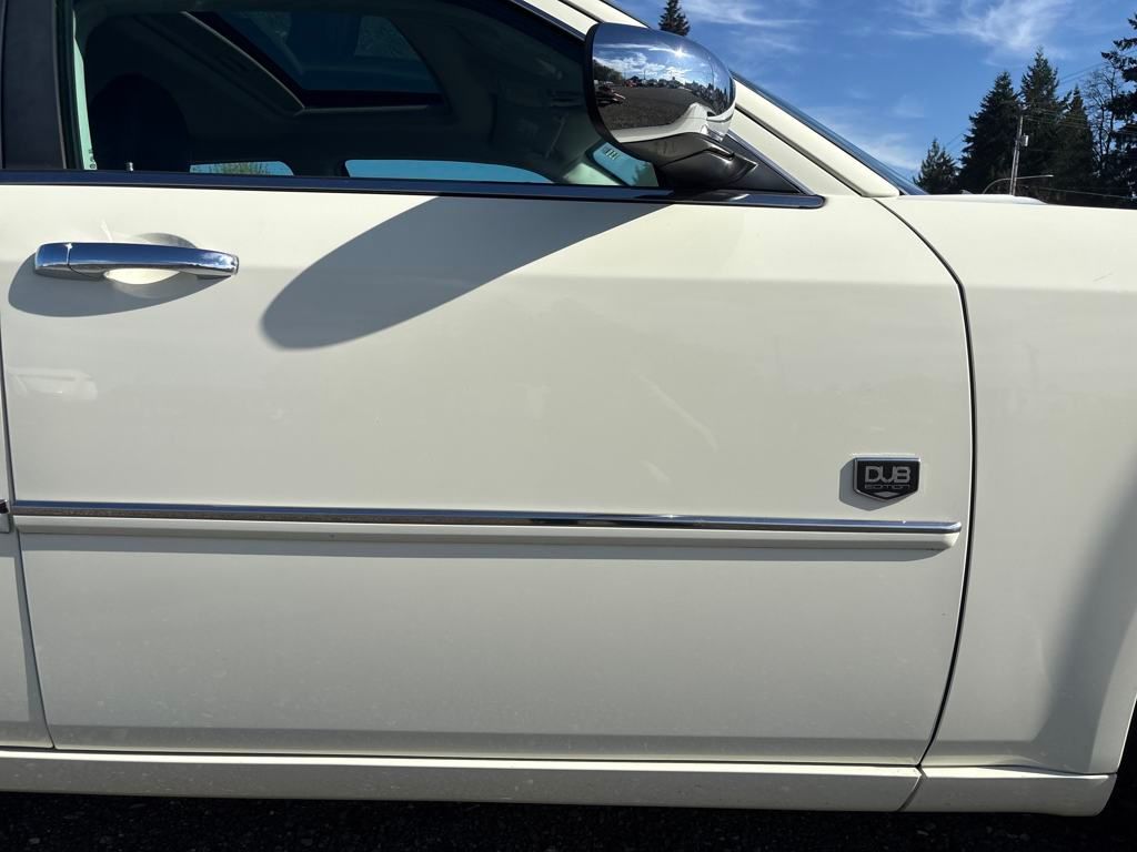 2008 Cool Vanilla Clearcoat Chrysler 300 Dub Edition RWD Sedan