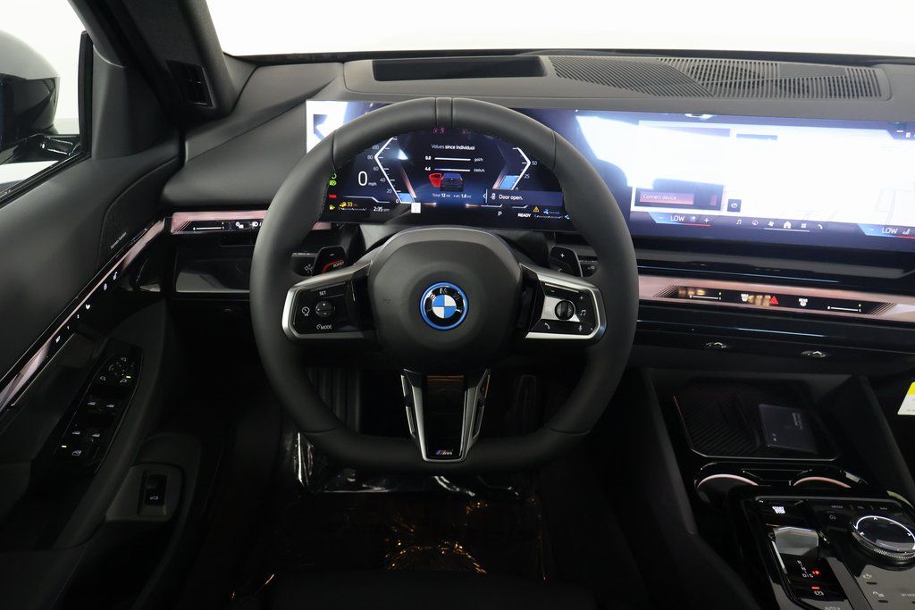 Thumbnail: 2027 BMW 5 Series - 3