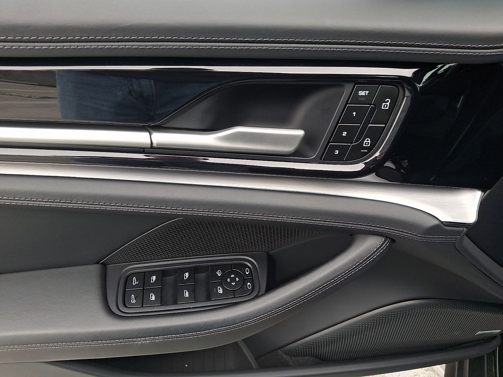 Thumbnail: 2024 Porsche Panamera - 14