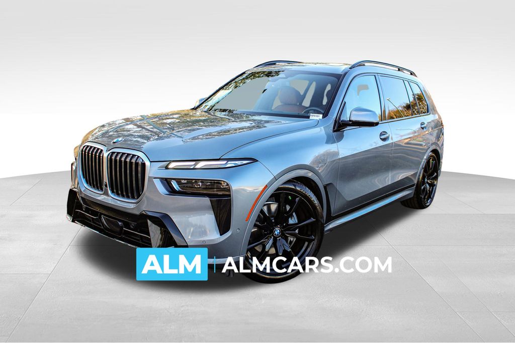 2023 BMW X7 40i's photo