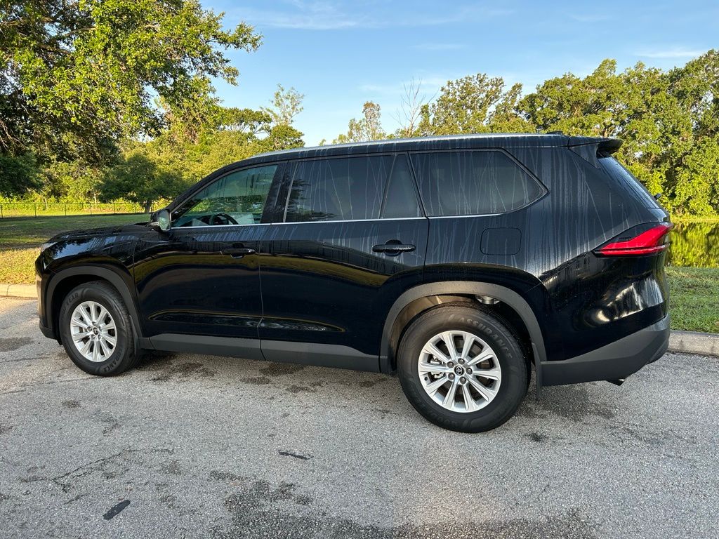 2024 Toyota Grand Highlander XLE 3