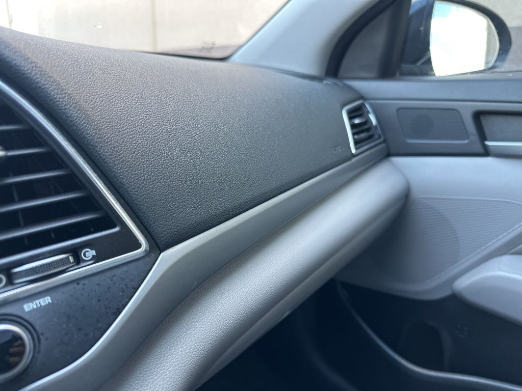 Thumbnail: 2018 Hyundai Elantra - 12