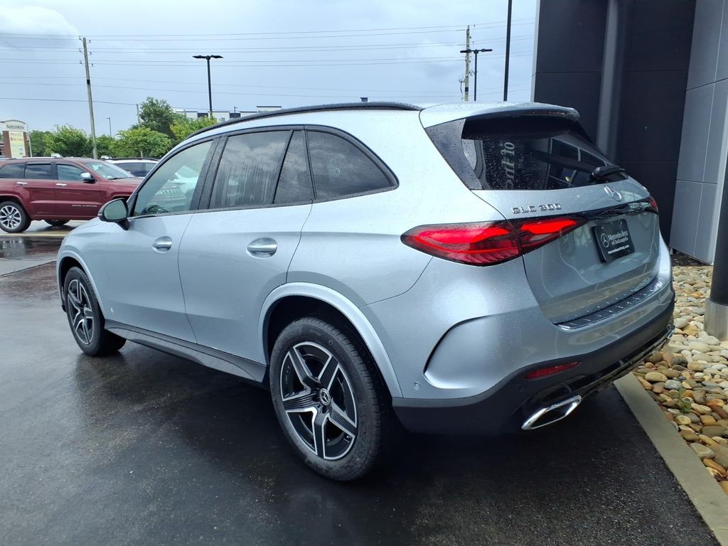 New 2026 Cirrus Silver Metallic Mercedes-Benz GLC 300 image 4