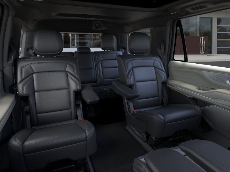 Thumbnail: 2025 Lincoln Navigator - 11
