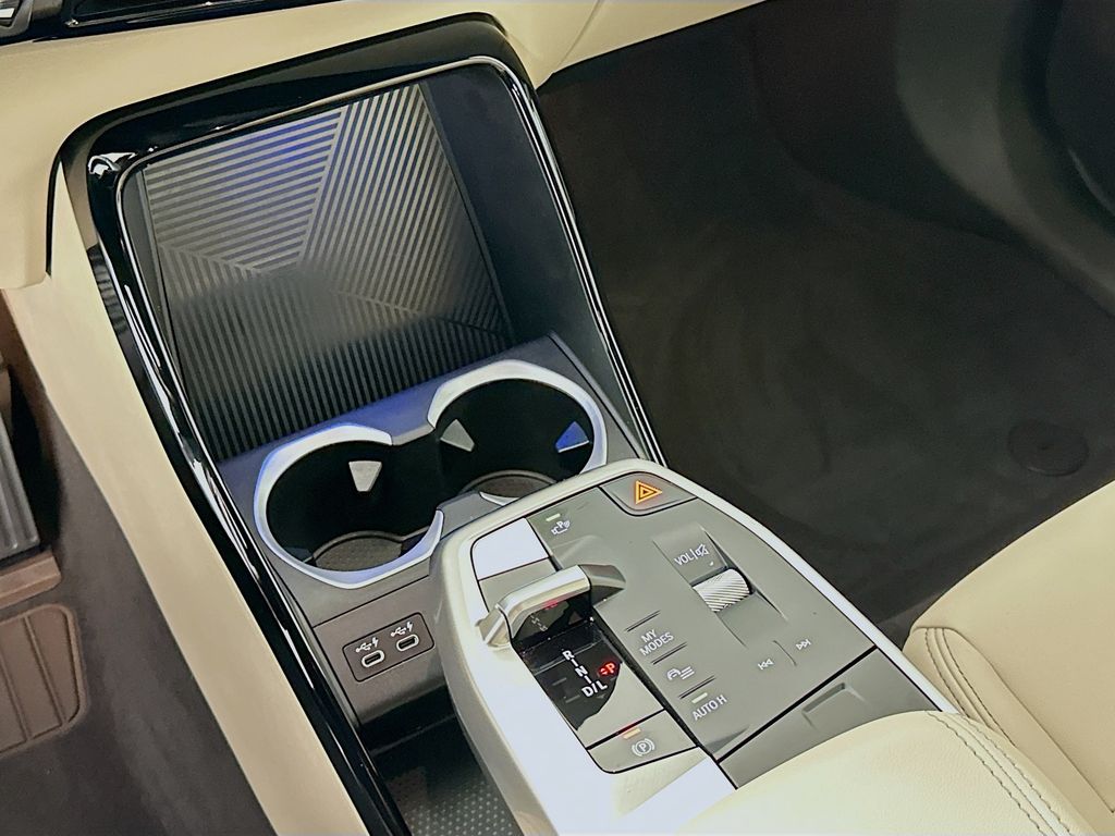 Thumbnail: 2023 BMW X1 - 17