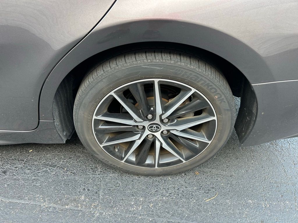 2022 Toyota Camry SE 9