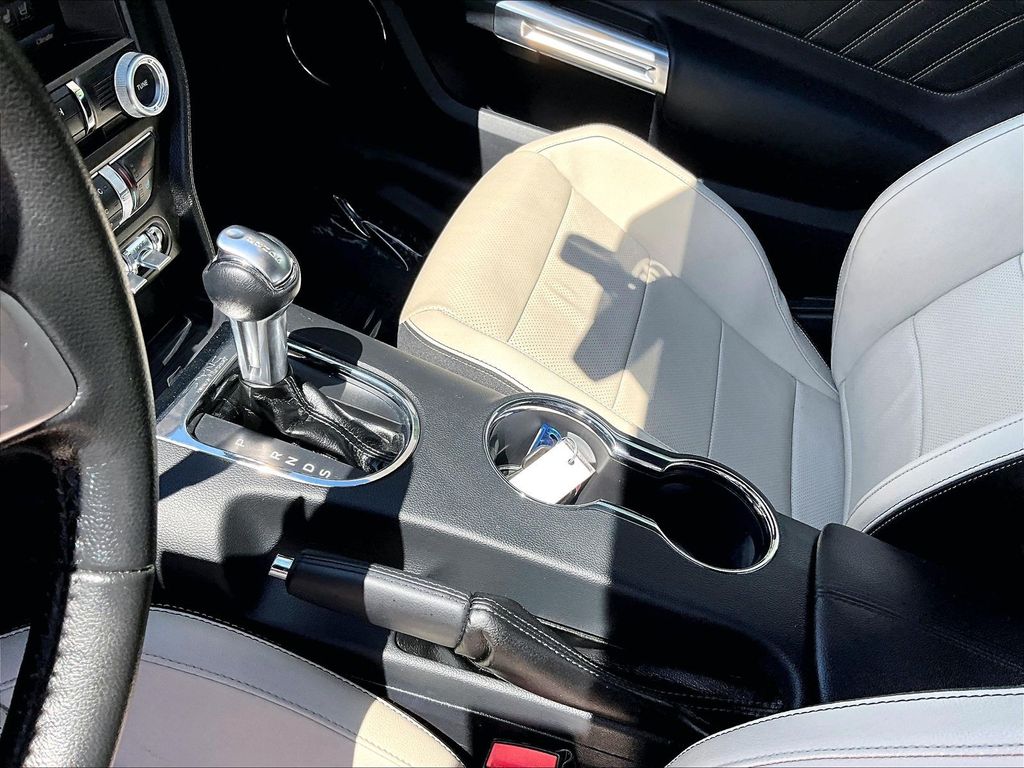 2015 Ford Mustang — photo 20