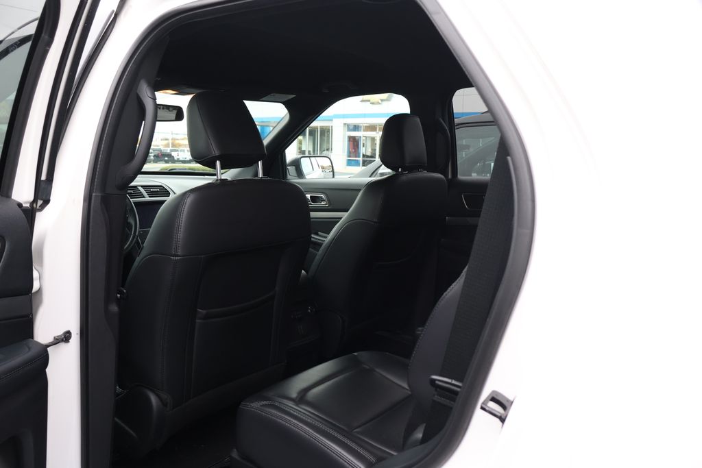 Thumbnail: 2019 Ford Explorer - 32