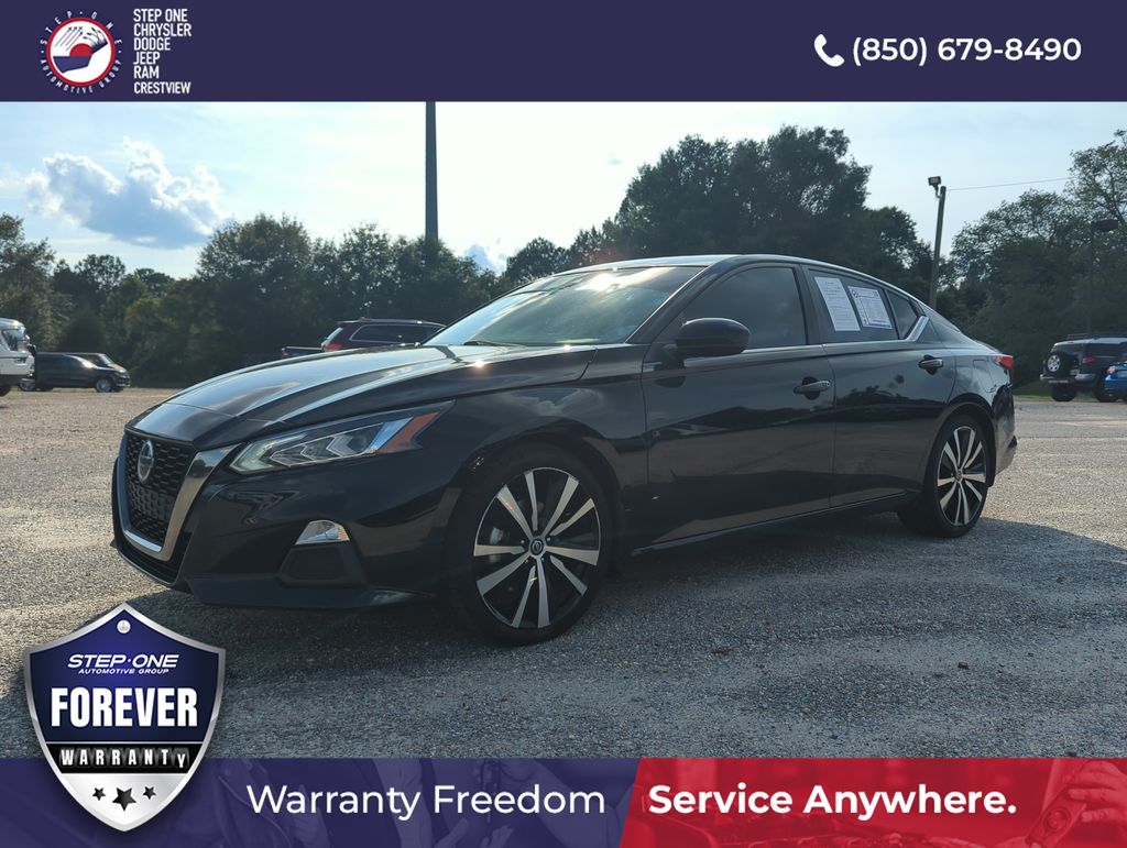 Super Black Clearcoat 2022 Nissan Altima Sedan Front-Wheel Drive Continuously Variable Transmission