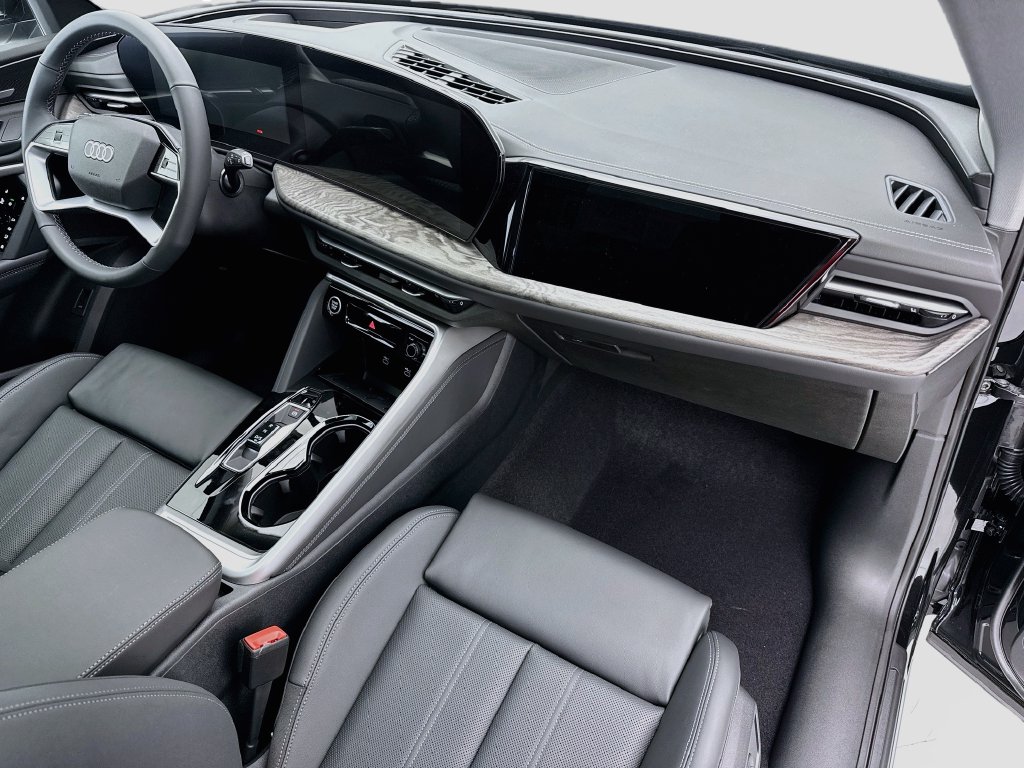 Thumbnail: 2026 Audi Q5 - 17