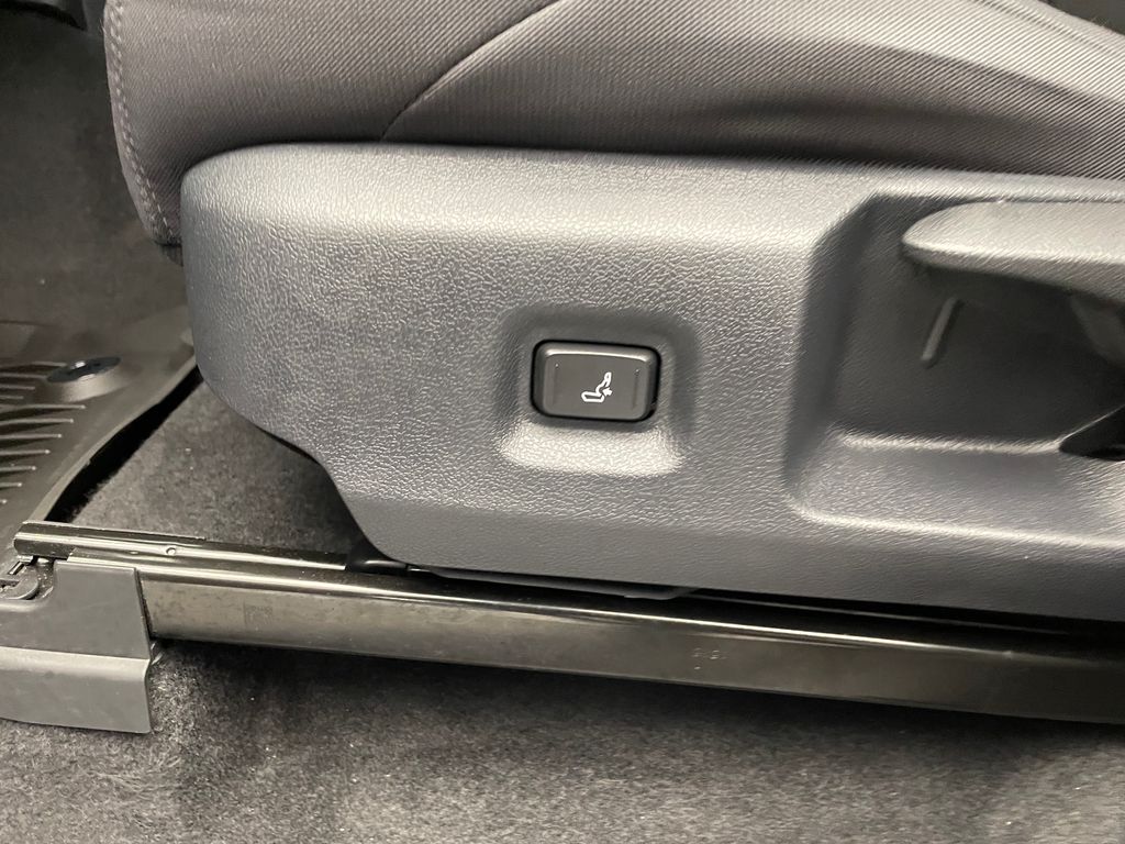 Thumbnail: 2025 Toyota Tacoma - 14