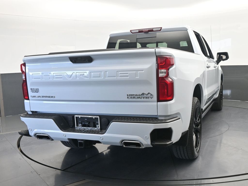 Used 2026 Summit White Chevrolet High Country image 5