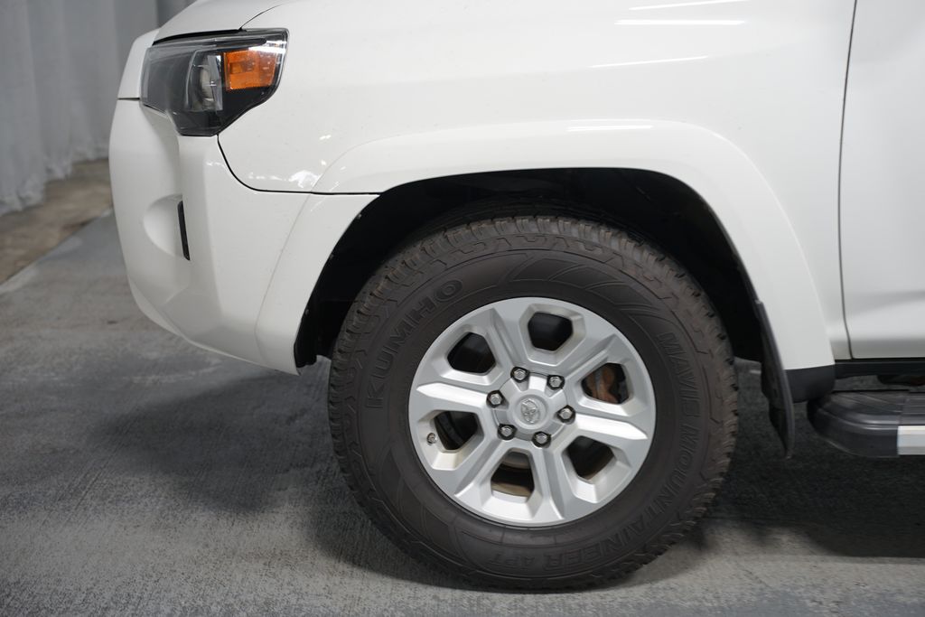 Thumbnail: 2019 Toyota 4Runner - 5