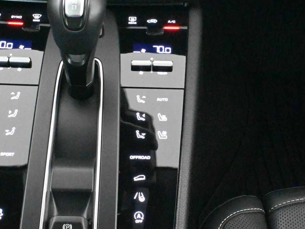 2024 Porsche Macan  29