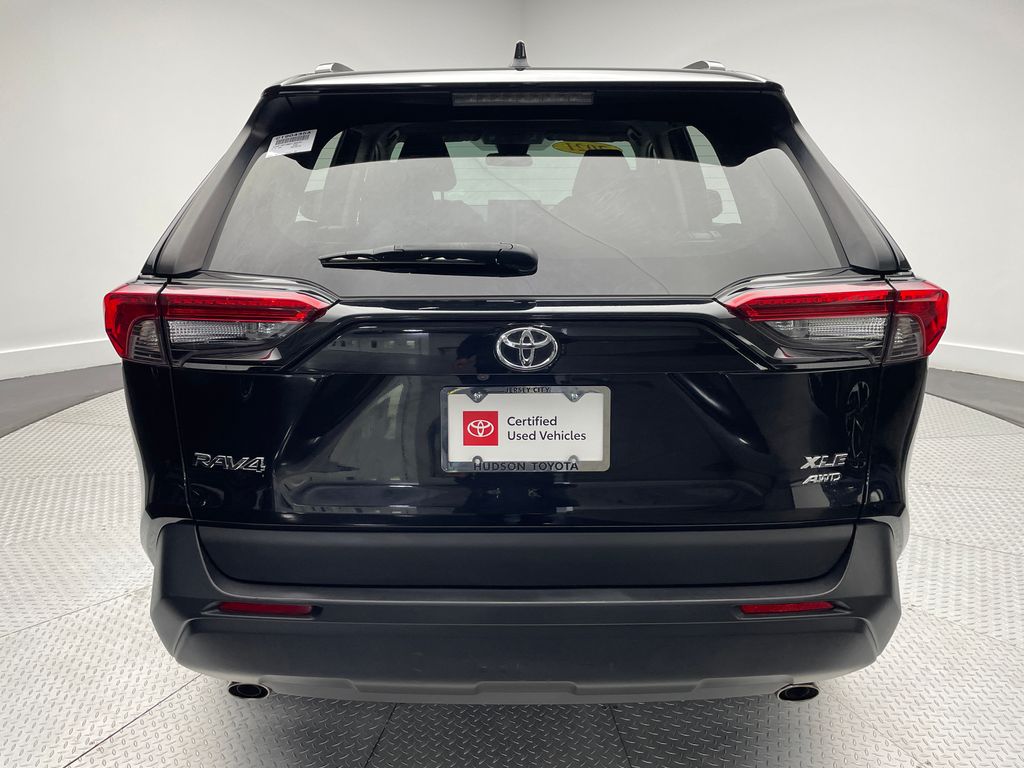 Thumbnail: 2021 Toyota RAV4 - 6