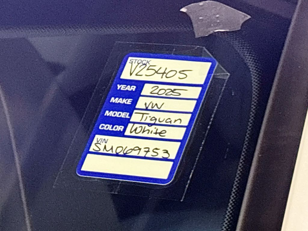 2025 Volkswagen Tiguan 2.0T SE R-Line Black