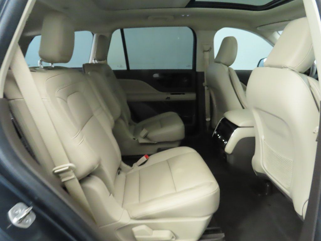 Thumbnail: 2022 Lincoln Aviator - 23