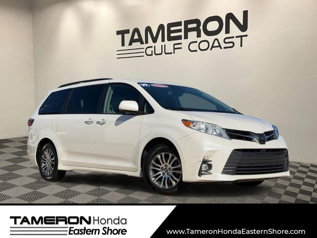 2019 Toyota Sienna XLE Premium 8-Passenger FWD