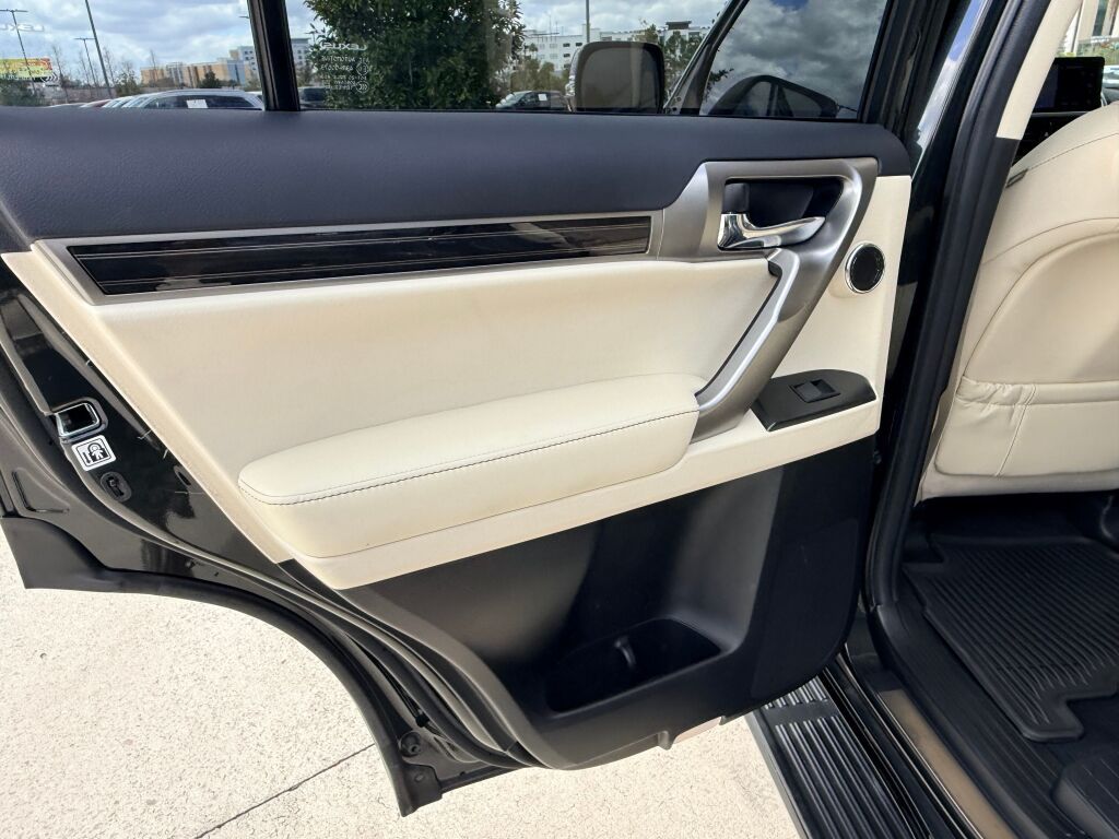 Thumbnail: 2023 Lexus GX - 17