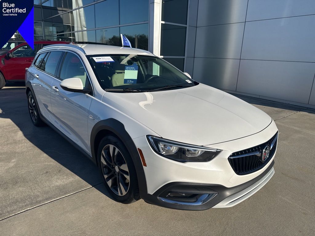 2019 Buick Regal TourX Essence AWD