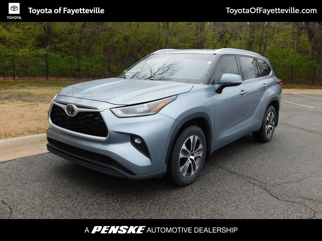 Thumbnail: 2021 Toyota Highlander - 1