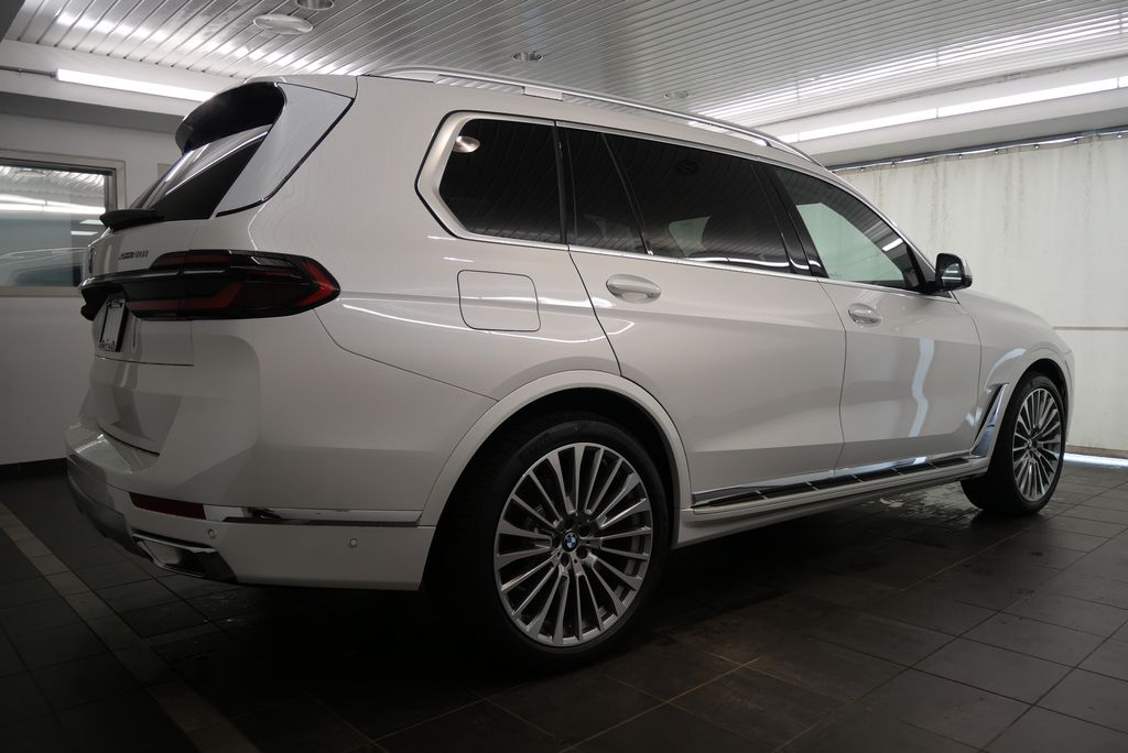 2025 BMW X7 xDrive40i 6