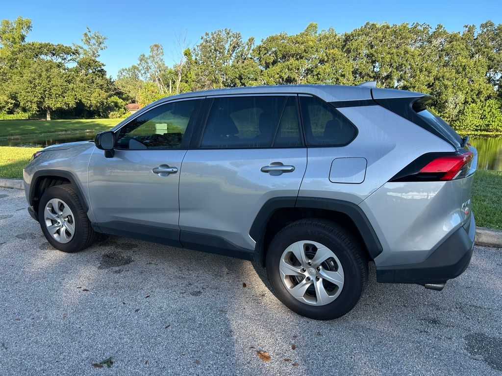 Thumbnail: 2022 Toyota RAV4 - 3