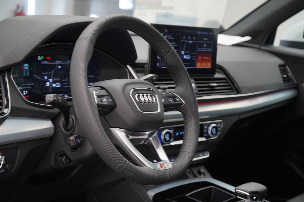 2025 Audi Q5  8