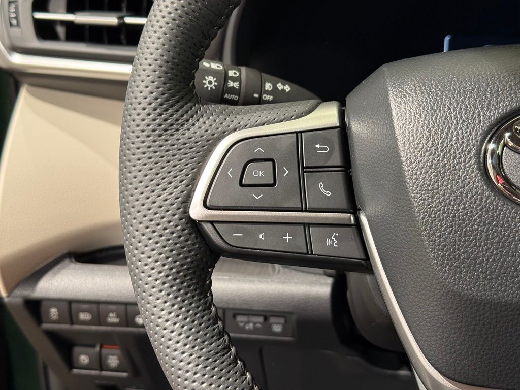 Thumbnail: 2026 Toyota Sienna - 26