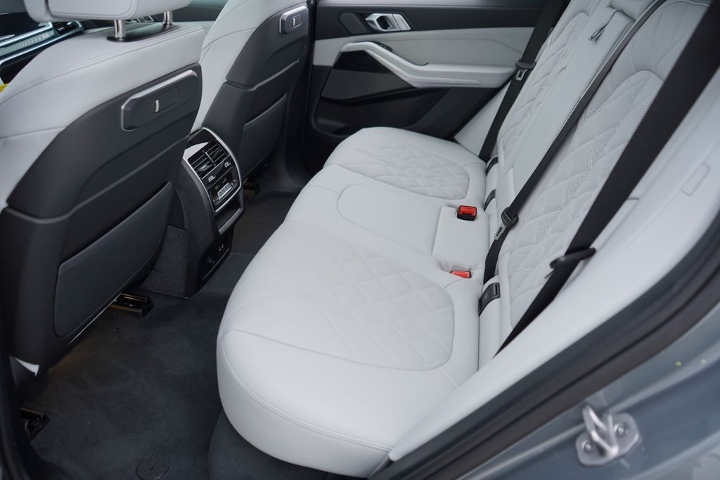 Thumbnail: 2026 BMW X5 - 19