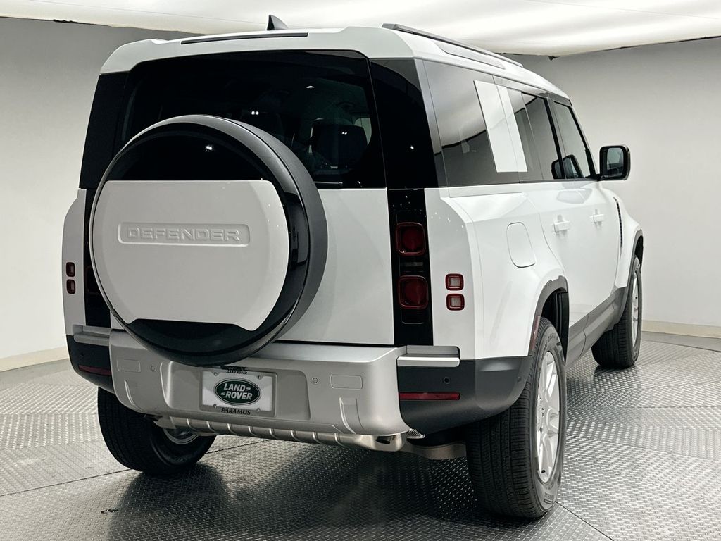 Thumbnail: 2025 Land Rover Defender - 3