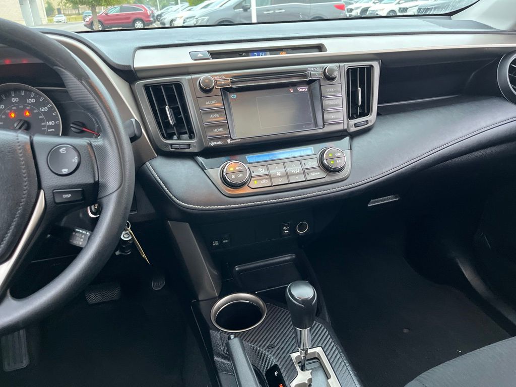 Thumbnail: 2015 Toyota RAV4 - 18