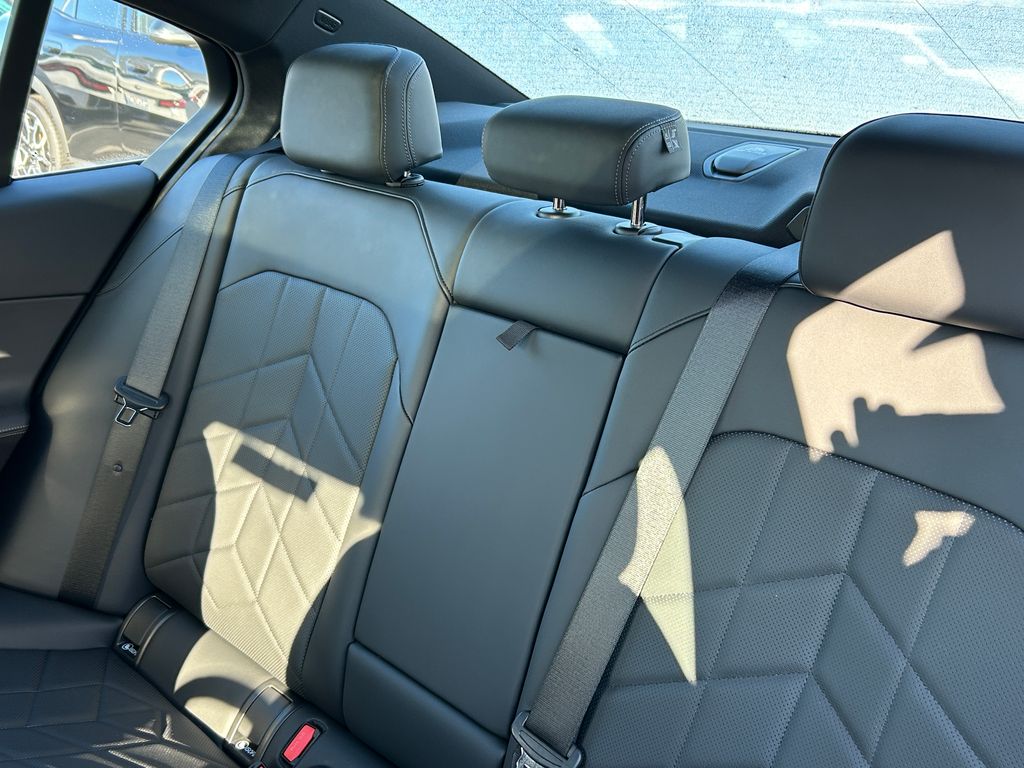 Thumbnail: 2025 BMW 5 Series - 32