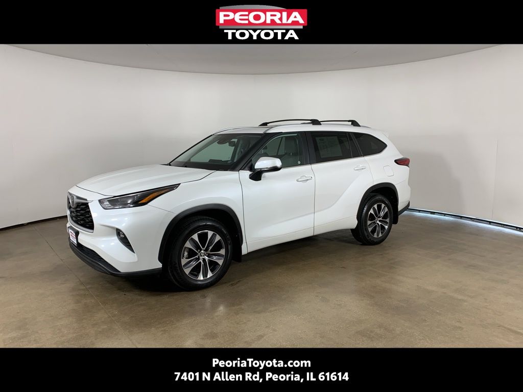 Pearl 2023 Toyota Highlander XLE AWD SUV / Crossover All-Wheel Drive 8-Speed Automatic