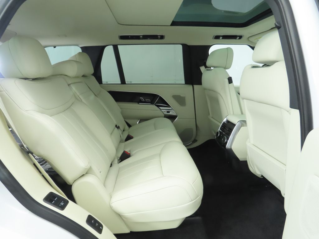 Thumbnail: 2025 Land Rover Range Rover - 24