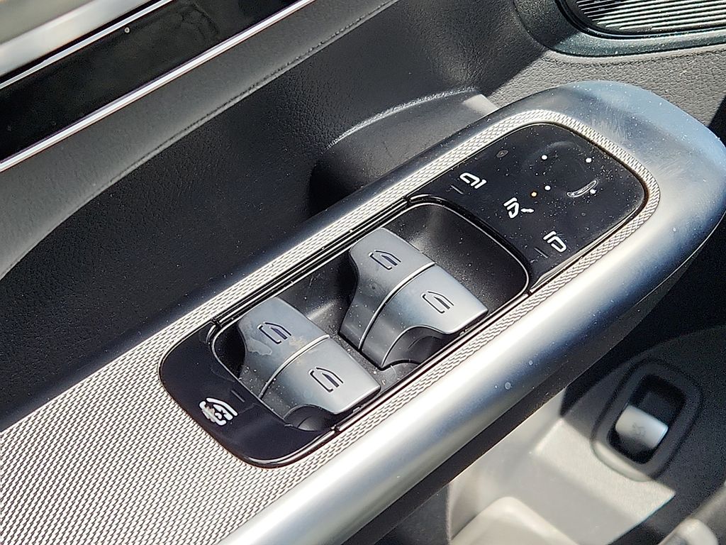 Thumbnail: 2026 Mercedes-Benz GLC - 23