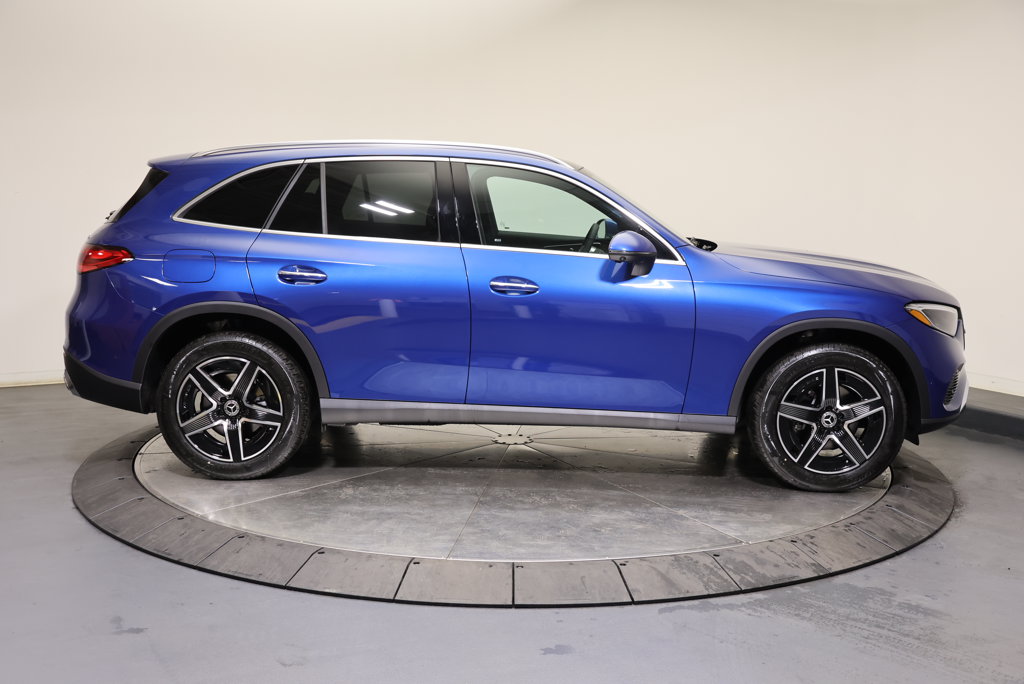 Thumbnail: 2027 Mercedes-Benz GLC - 8