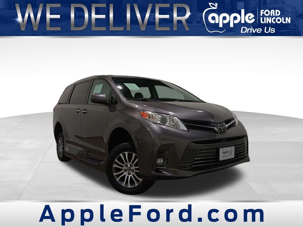 2020 Toyota Sienna XLE