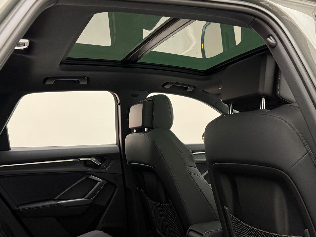 Thumbnail: 2025 Audi Q3 - 14