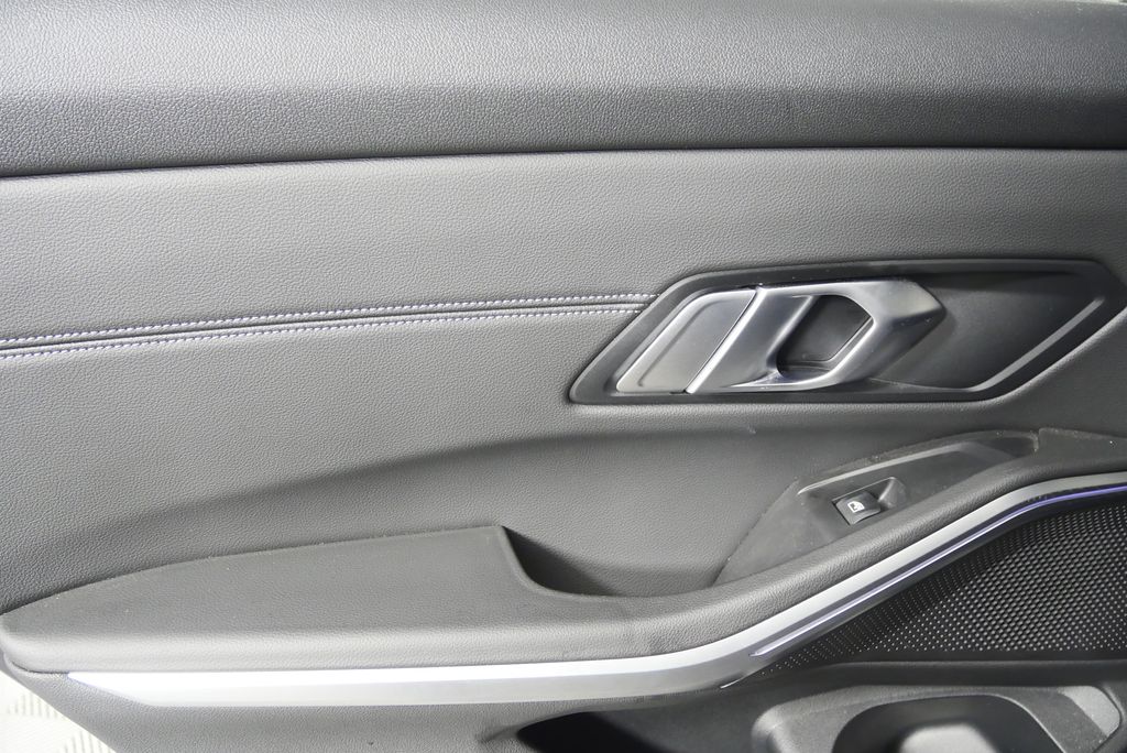 Thumbnail: 2019 BMW 3 Series - 13