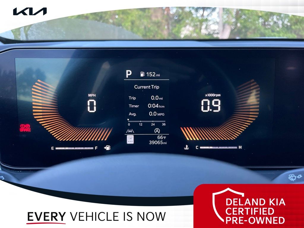2024 Kia Sorento LX - Photo 24