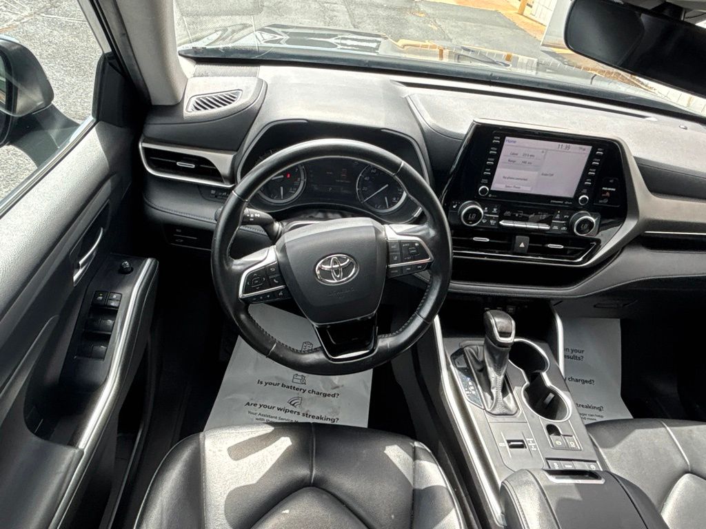 Used 2021 Toyota Highlander SUV