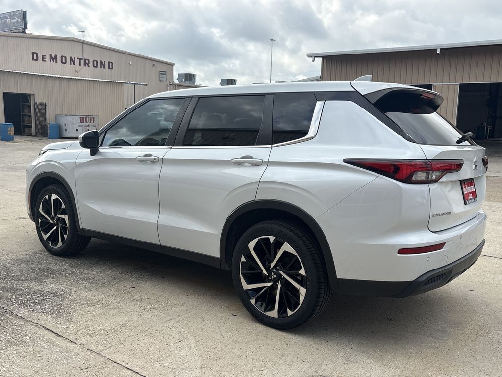 2022 Mitsubishi Outlander ES  at Community Toyota
