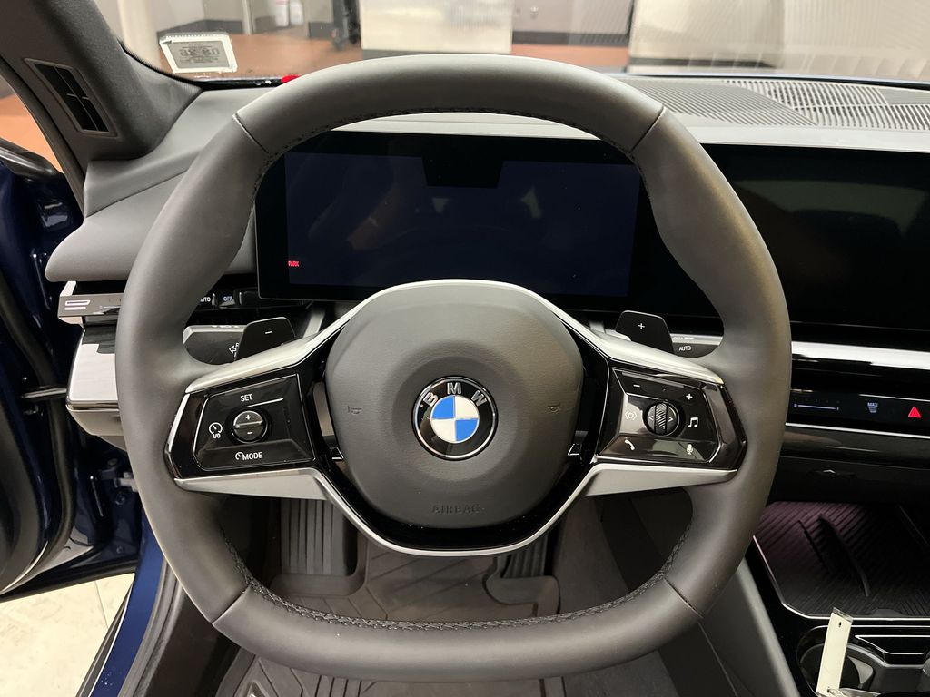 Thumbnail: 2025 BMW 5 Series - 14