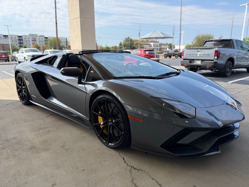 Thumbnail: 2019 Lamborghini Aventador - 31