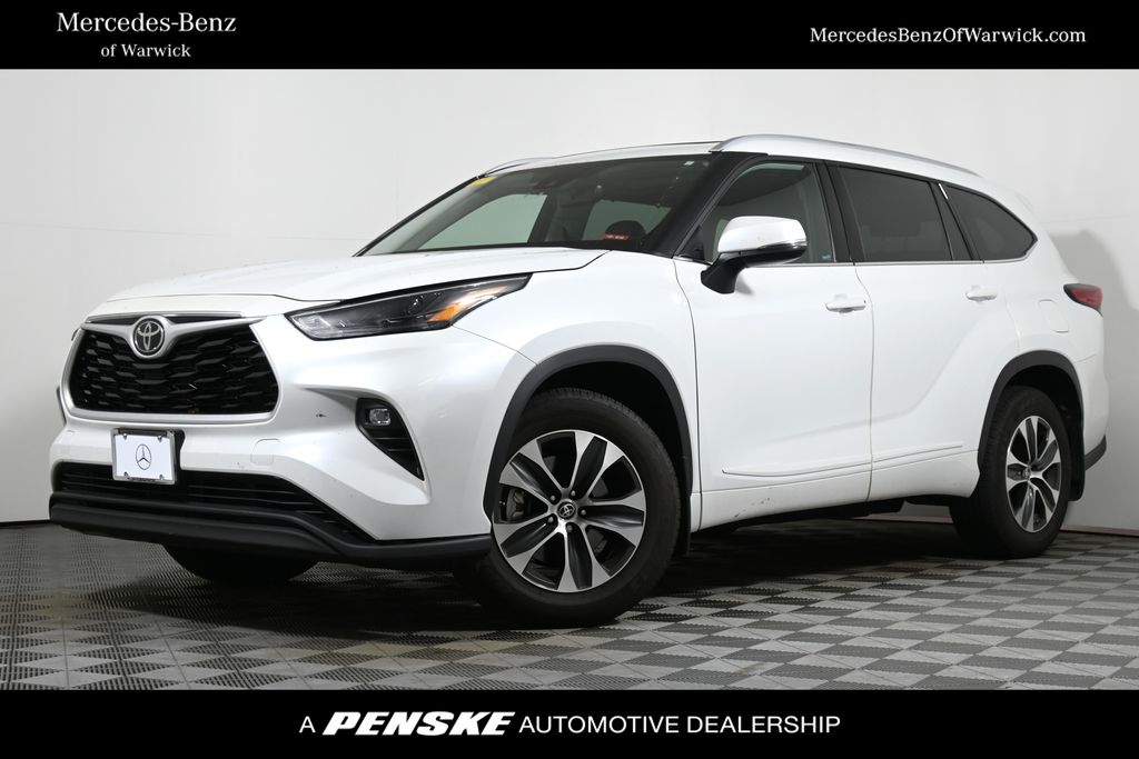 2022 Toyota Highlander XLE -
                Warwick, RI