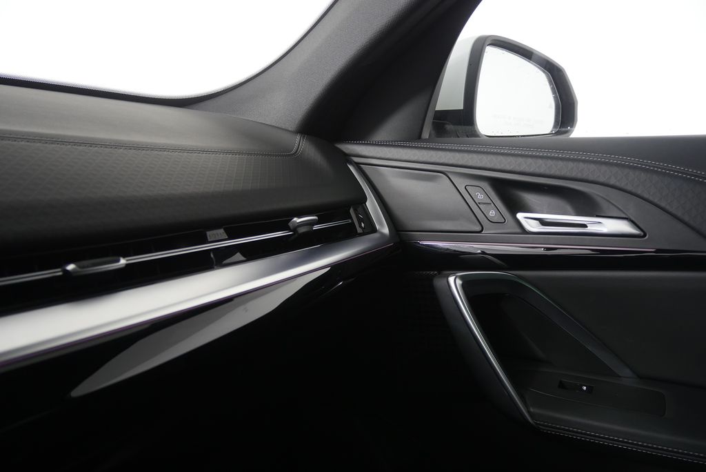 Thumbnail: 2026 BMW X2 - 25