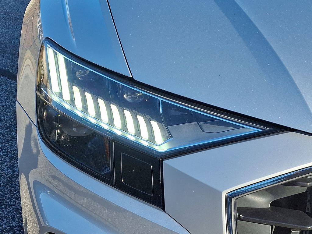 Thumbnail: 2023 Audi SQ8 - 9