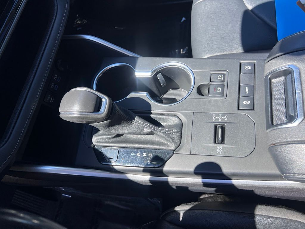 Used 2022 Toyota Highlander SUV